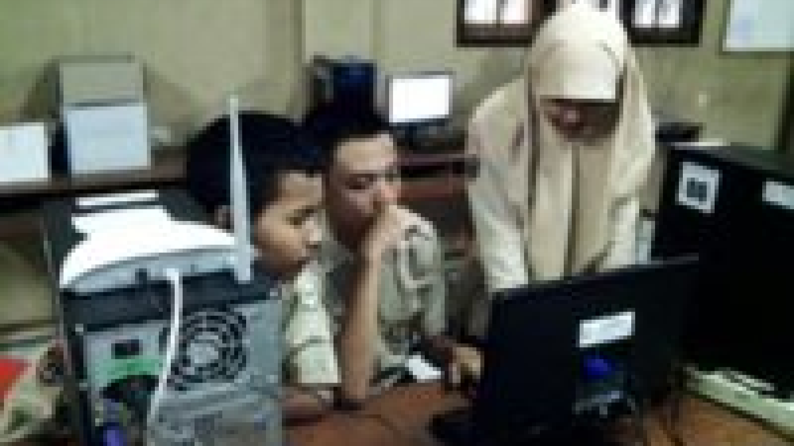 SMK Teknik Komputer dan Informatika di Surabaya